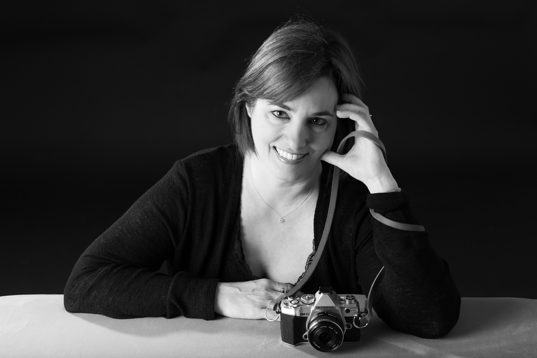 Tania-Emery-photographe-professionnelle-sociophotographe-portrait-peinture-vaud.
