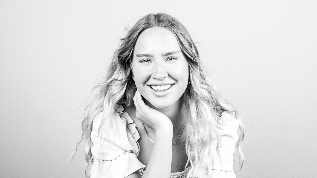 Tania-Emery-photographe-professionnelle-sociophotographe-portrait-peinture-vaud.